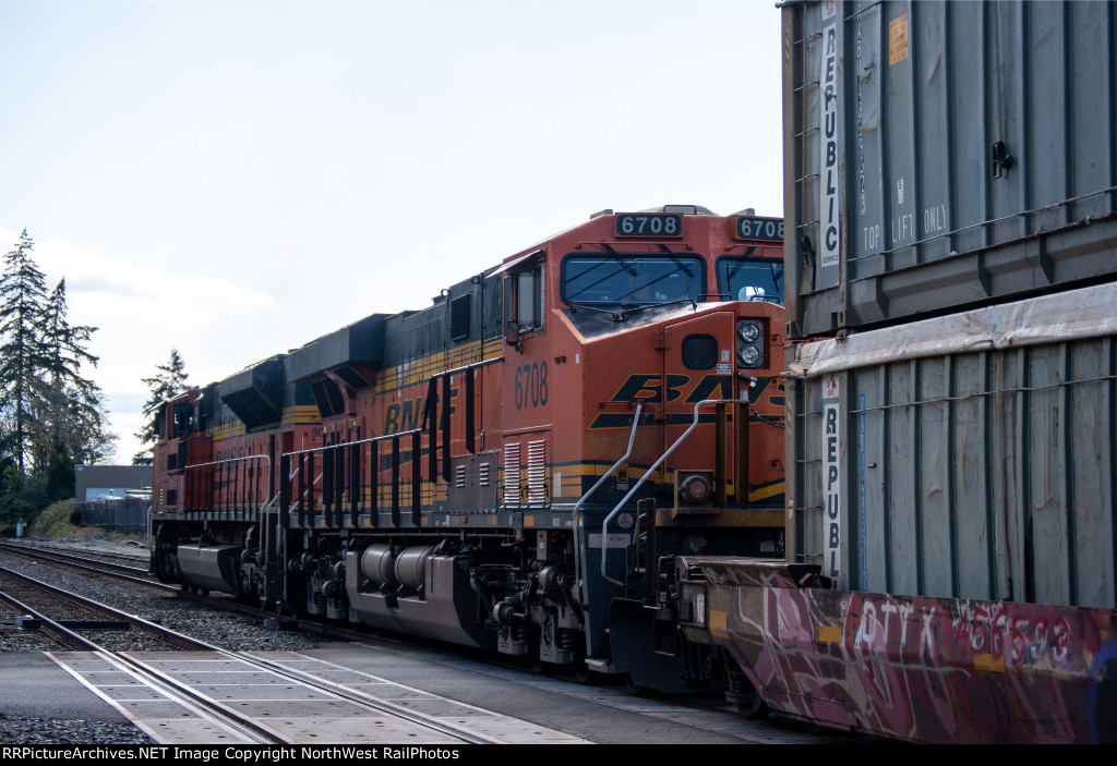 BNSF 6708